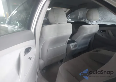 2011 Toyota Camry Le z USA, uszkodzony, nr VIN 4T1BF3EKXBU643871